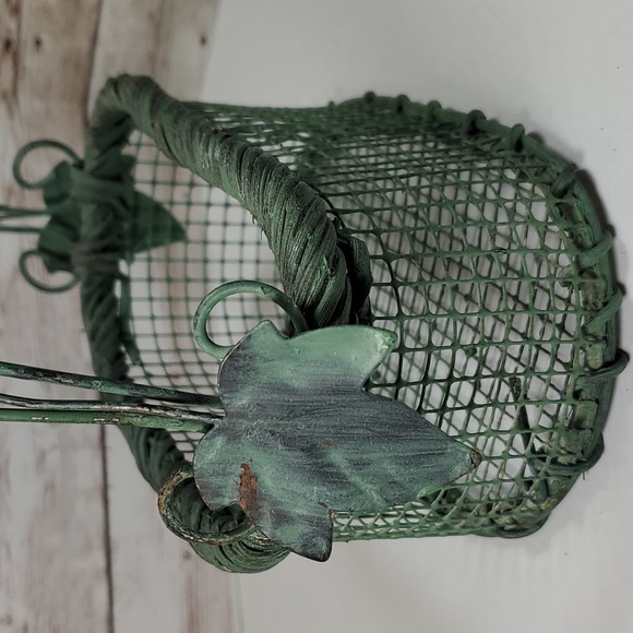 Set of 2 Vintage Wicker Metal Basket - Picture 14 of 15